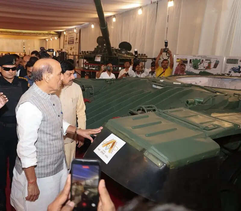 मप्र : टी-72 और टी-90 टैंकों की बदलेगी क्षमता, जबलपुर में रक्षा मंत्री ने किया 472 करोड़ की परियोजना का भूमिपूजन