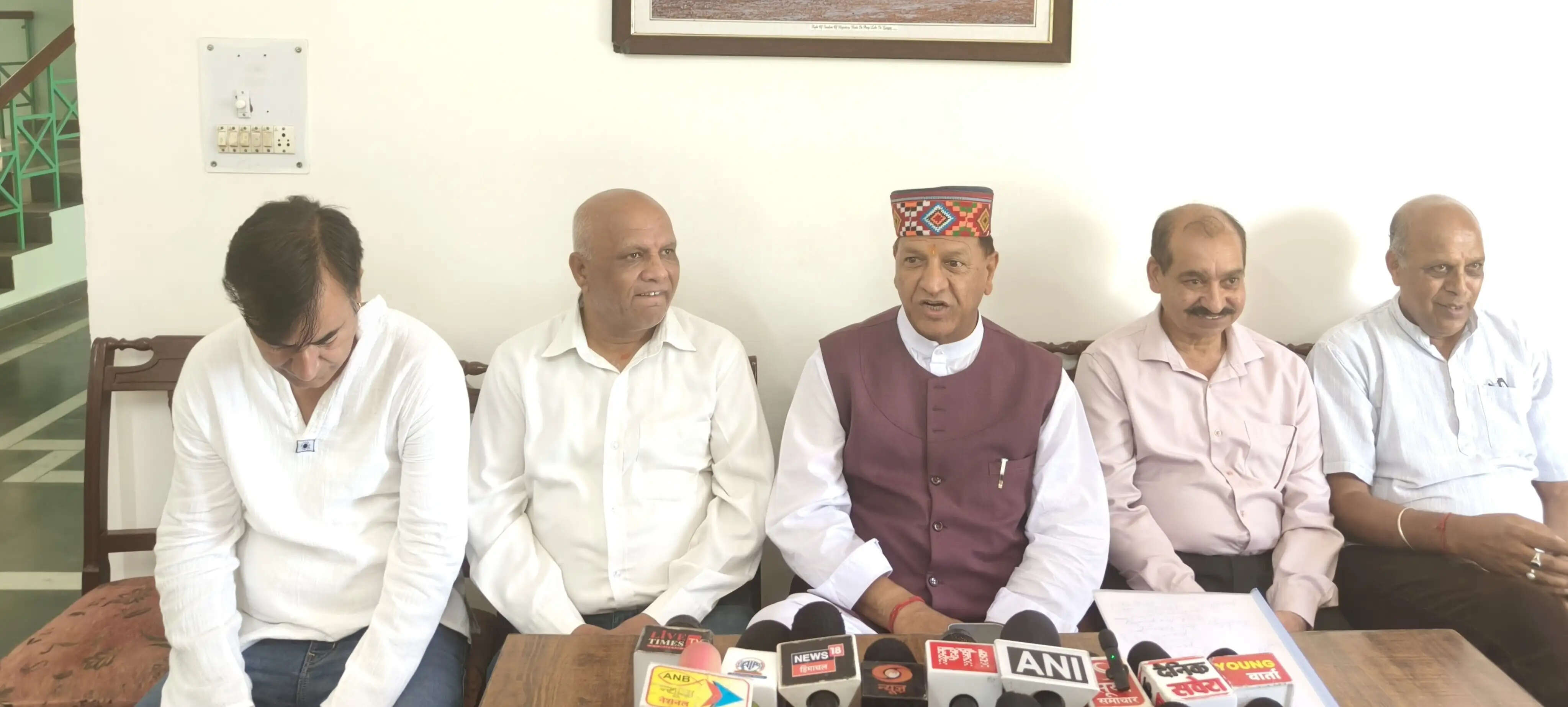 नाहन मेडिकल कॉलेज में डॉक्टर्स की कमी से मरीज परेशान : डॉ राजीव बिंदल