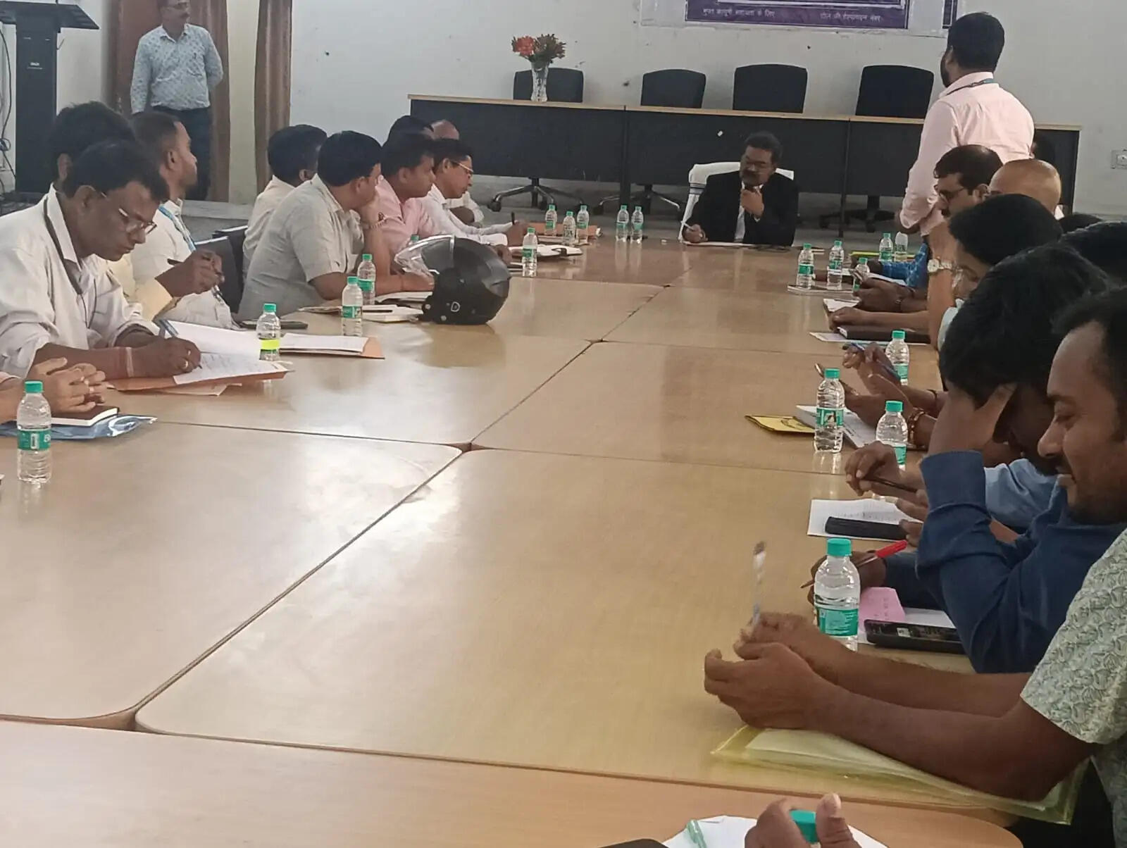 रामगढ़ व्यवहार न्यायालय में नीलाम पत्र वाद और एनपीए खातों की हुई समीक्षा, वसूली प्रक्रिया तेज करने के निर्देश