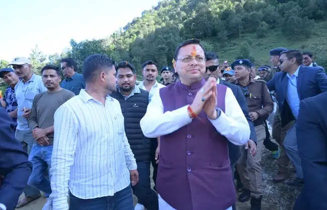 पैतृक गांव हड़खोला में मुख्यमंत्री ने की पूजा-अर्चना,प्रदेश की खुशहाली की कामना
