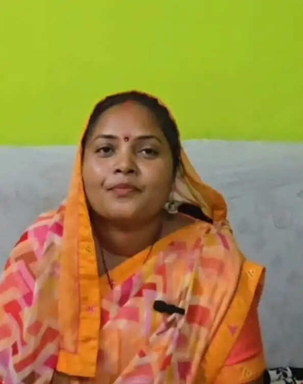 उज्ज्वला योजना से धुएं से राहत, सावित्री राजवाड़े के परिवार की दिनचर्या हुई आसान