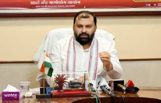 केवीआईसी जल्द ही 'खादी इंडिया' उत्पादों के लिए एक नया ई-कॉमर्स पोर्टल शुरू करेगा