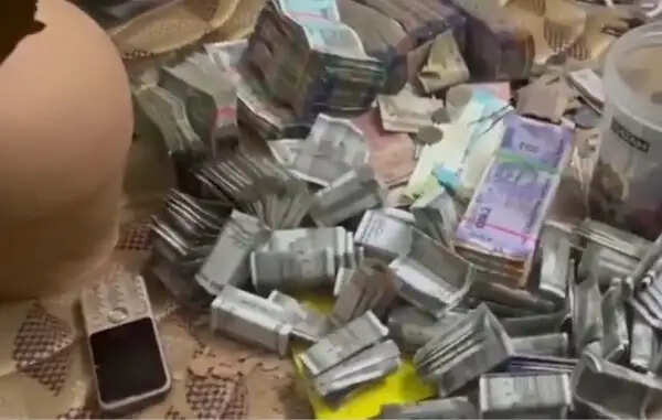 डिब्रूगढ़ में मादक पदार्थ विरोधी अभियान के तहत नौ गिरफ्तार, हेरोइन व नकदी बरामद