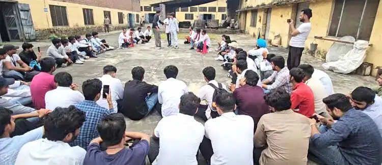 विश्व फार्मासिस्ट दिवस पर रैली और नुक्कड़ नाटक से जागरूकता का संदेश