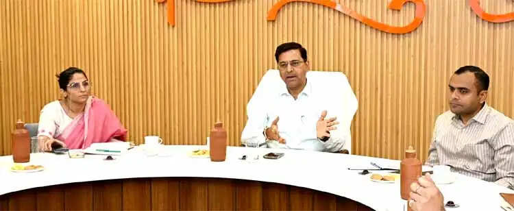कुंभ से पहले सड़क-पुलों के काम पूरे करने के निर्देश