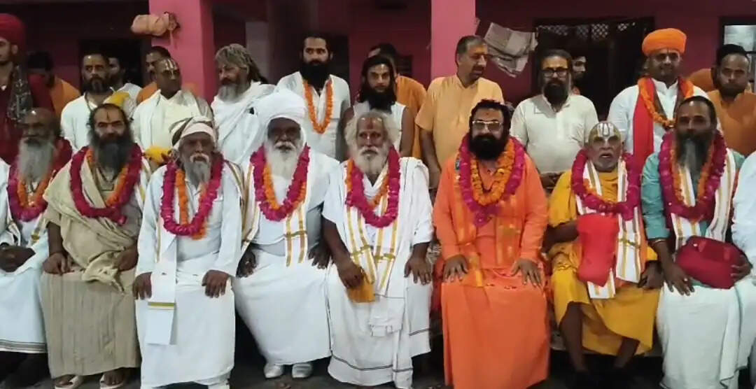(संसोधित) अखिल भारतीय अखाड़ा परिषद की नई कार्यकारिणी का गठन, रविंद्र पुरी महाराज बने अध्यक्ष