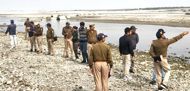 अवैध खनन की शिकायत पर डीएफओ ने किया भोगपुर वन क्षेत्र का औचक निरीक्षण