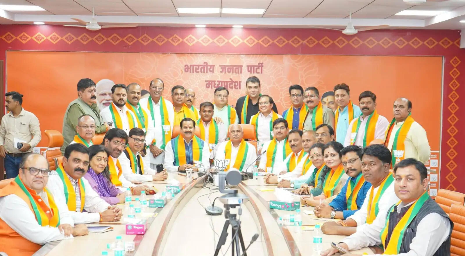 भाजपा प्रदेश अध्यक्ष&nbsp;और प्रदेश प्रभारी डॉ. महेंद्र सिंह ने मीडिया विभाग की बैठक को किया संबोधित