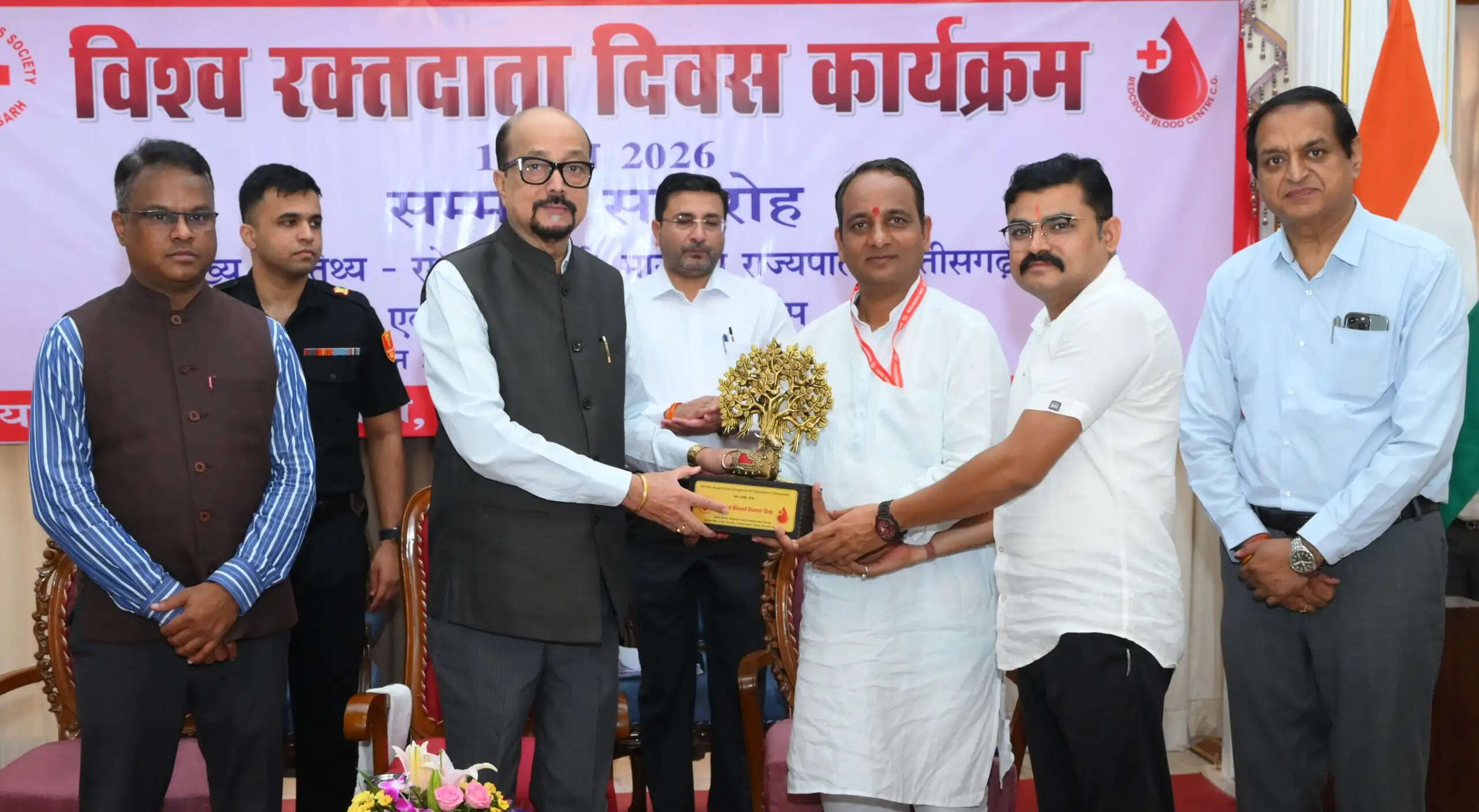 रक्तदान सबसे बड़ा दान, इससे बड़ी कोई सेवा नहीं : राज्यपाल&nbsp; डेका