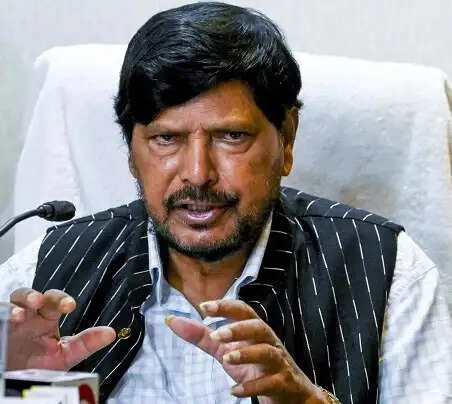 पेपरलीक प्रकरण में केन्द्रीय शिक्षा मंत्री को इस्तीफा देने की कोई जरूरत नहीं: रामदास आठवले