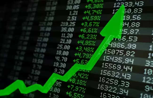 (अपडेट) हरे निशान पर बंद हुआ घरेलू शेयर बाजार, सेंसेक्स 427 अंक उछला