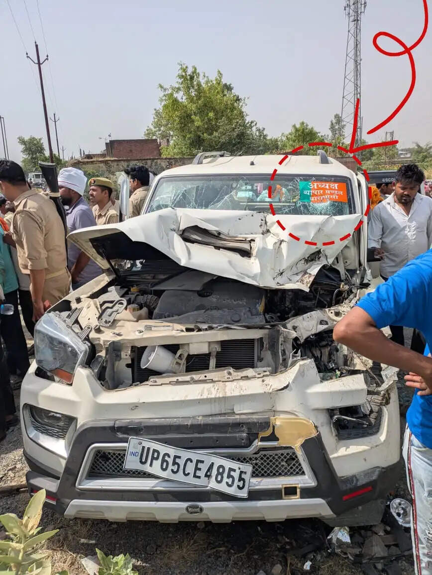 वाहन की टक्कर से मजदूर की मौत, साथी गंभीर घायल