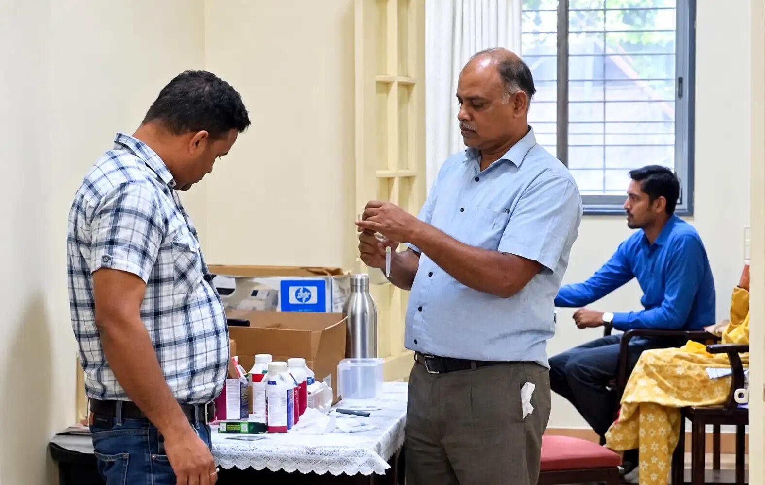 जबलपुर : दुकान के नामांतरण के लिए 5 हजार की रिश्वत, 2 हजार लेते पटवारी रंगे हाथ गिरफ्तार