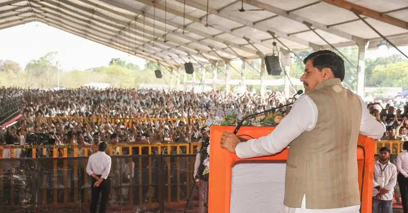 ग्रामीण विकास में रोजगार सहायकों की महत्वपूर्ण भूमिका, राज्य सरकार करेगी इनकी चिंता: मुख्यमंत्री डॉ. यादव
