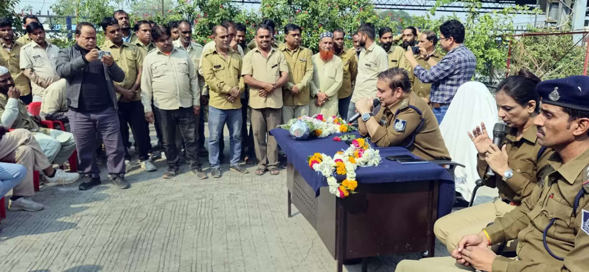उज्जैन जीआरपी का नवाचार: ऑटो के क्यूआर कोड से होगी यात्रियों की सुरक्षा