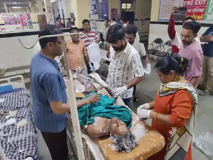 नीमच: तिलस्वा घाट की खाई में अनियंत्रित&nbsp;हाेकर&nbsp;गिरी पिकअप, तीन मजदूरों की मौत