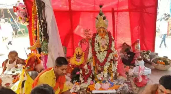 बेलदा के मोयनापाड़ा में 500 साल पुराना रास उत्सव, चैतन्य महाप्रभु की स्मृति में नगर संकीर्तन व भव्य शोभायात्रा