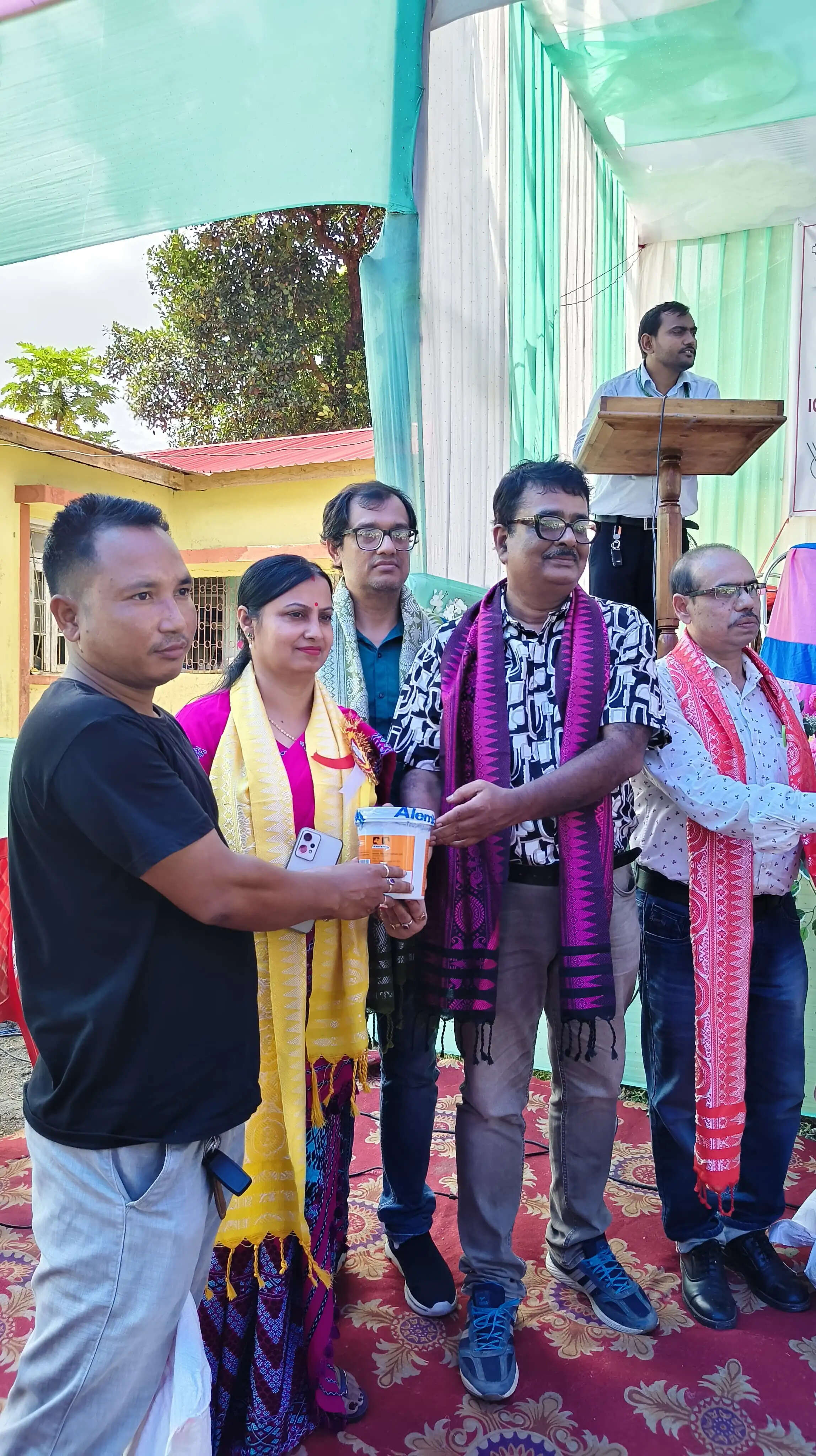 केवीके में पशु स्वास्थ्य एवं सामग्री वितरण शिविर आयोजित
