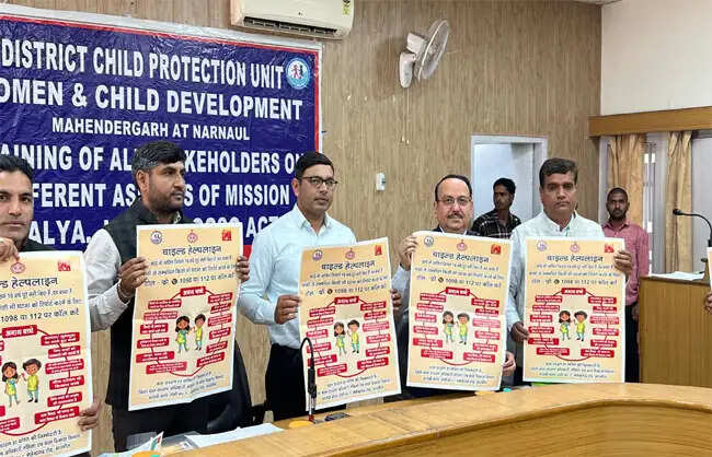 नारनौलः बच्चे समाज के सबसे कोमल और संवेदनशील सदस्यः डॉ मंगल सेन