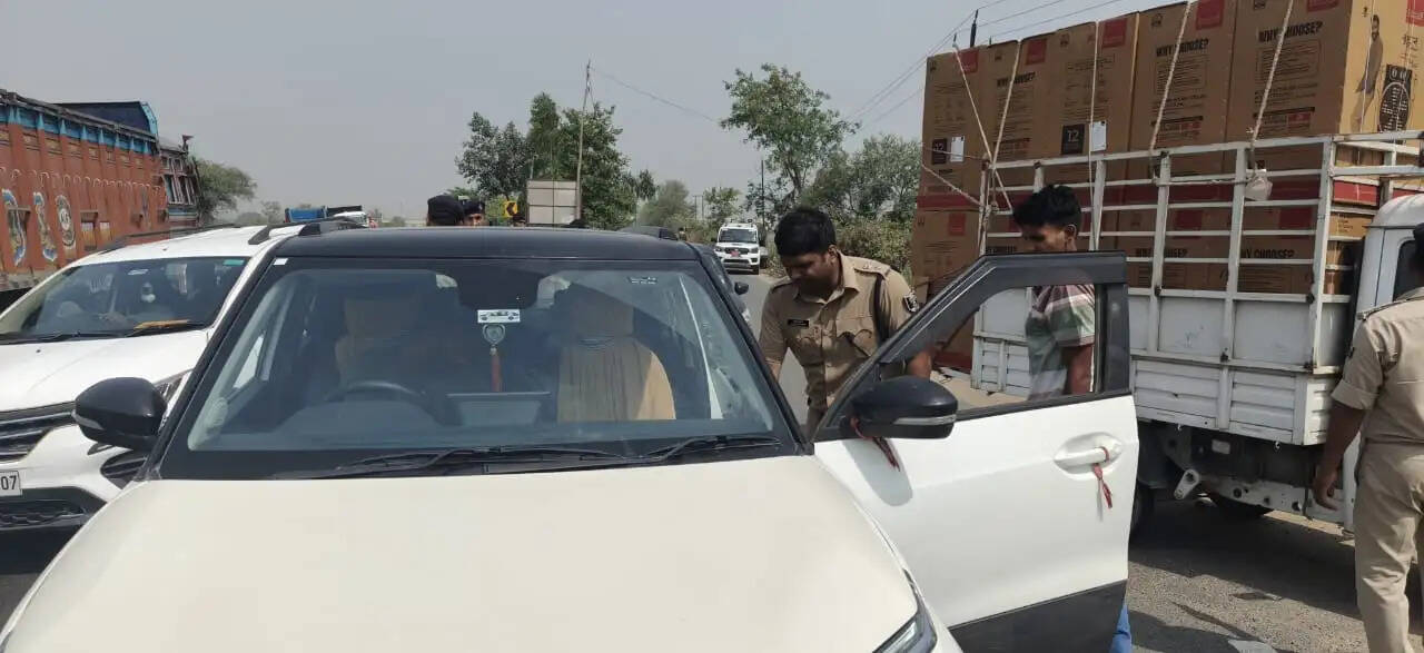 अपराध नियंत्रण हेतु वरीय पुलिस अधीक्षक ने की सघन वाहन जांच