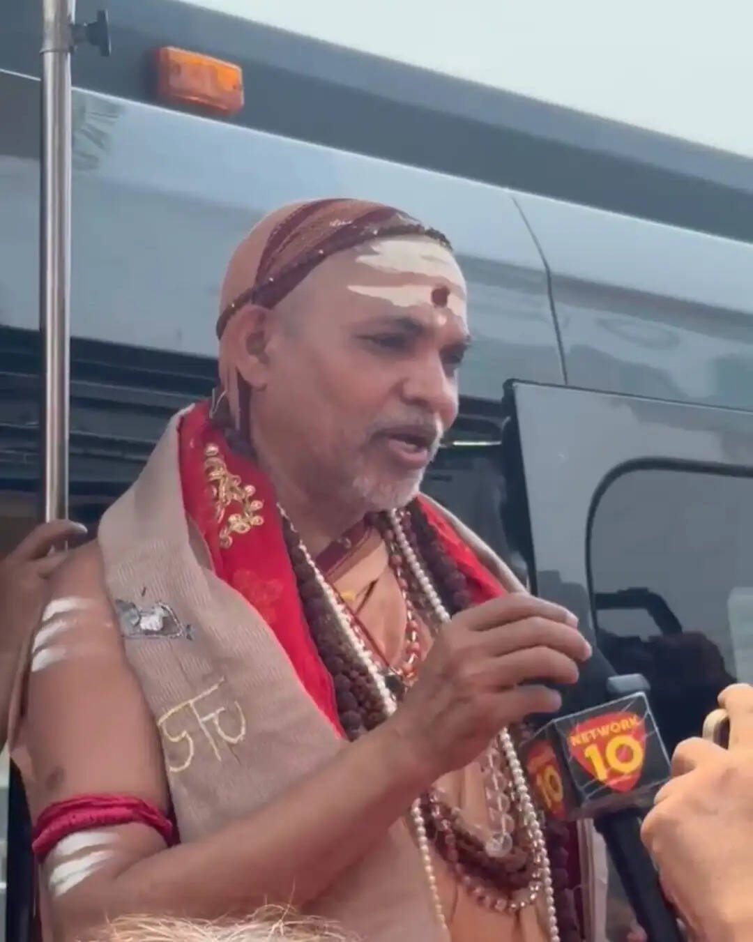 विंध्यधाम में स्वामी अविमुक्तेश्वरानंद का गौ रक्षा मंत्र, बोले- इस बार गाय के नाम पर करें मतदान