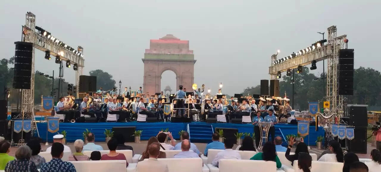 कर्तव्य पथ पर भारतीय वायु सेना और जर्मन माउंटेन आर्मी बैंड ने की सुरमयी साझेदारी