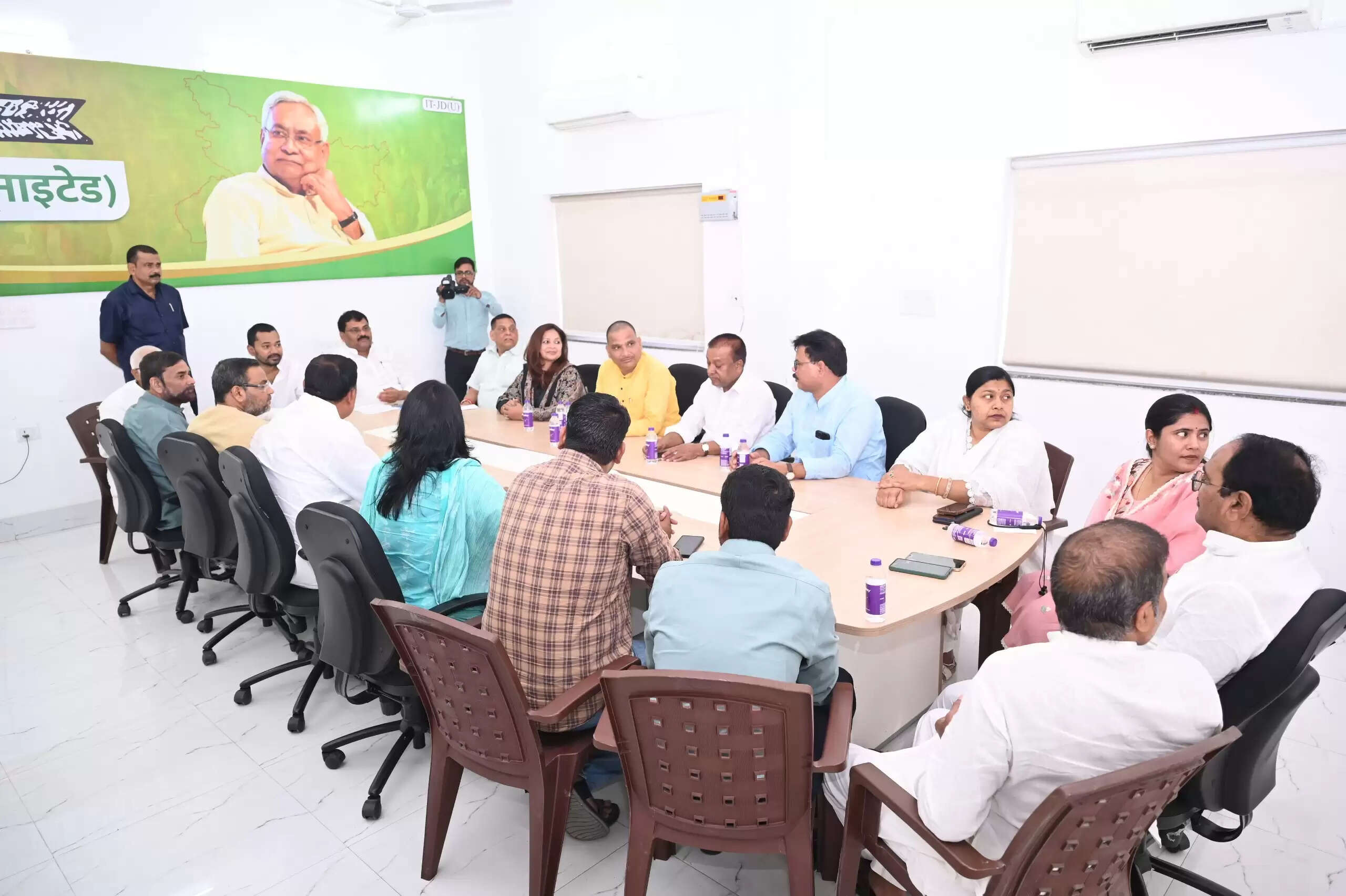 निशांत की बढ़ी राजनीति सक्रियता, पार्टी प्रवक्ताओं के साथ बैठक कर आगामी रणनीतियों पर किया मंथन’