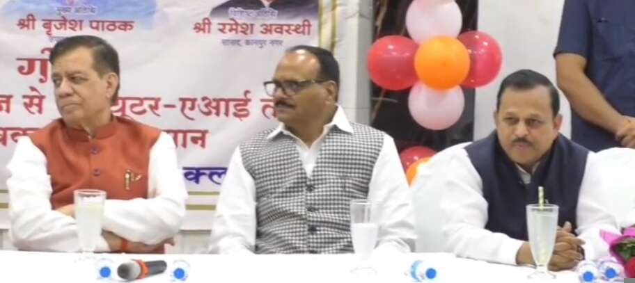 हिंदी पत्रकारिता लोकतंत्र की सबसे मजबूत आवाज : ब्रजेश पाठक