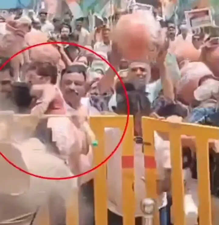धार नगर पालिका कार्यालय में हंगामा और तोड़फोड़ का आरोप, 12 कांग्रेस कार्यकर्ताओं पर मामला दर्ज