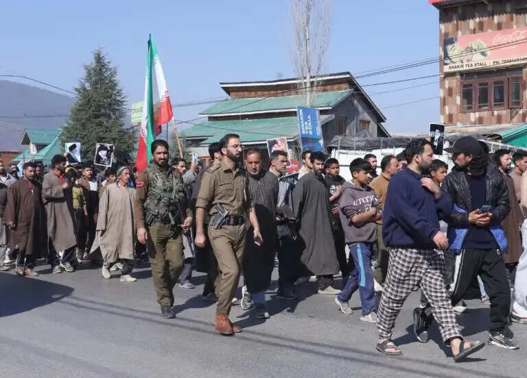 बारामूला पुलिस ने इजरायल-ईरान के बीच युद्ध के मद्देनजर एडवाइजरी जारी की