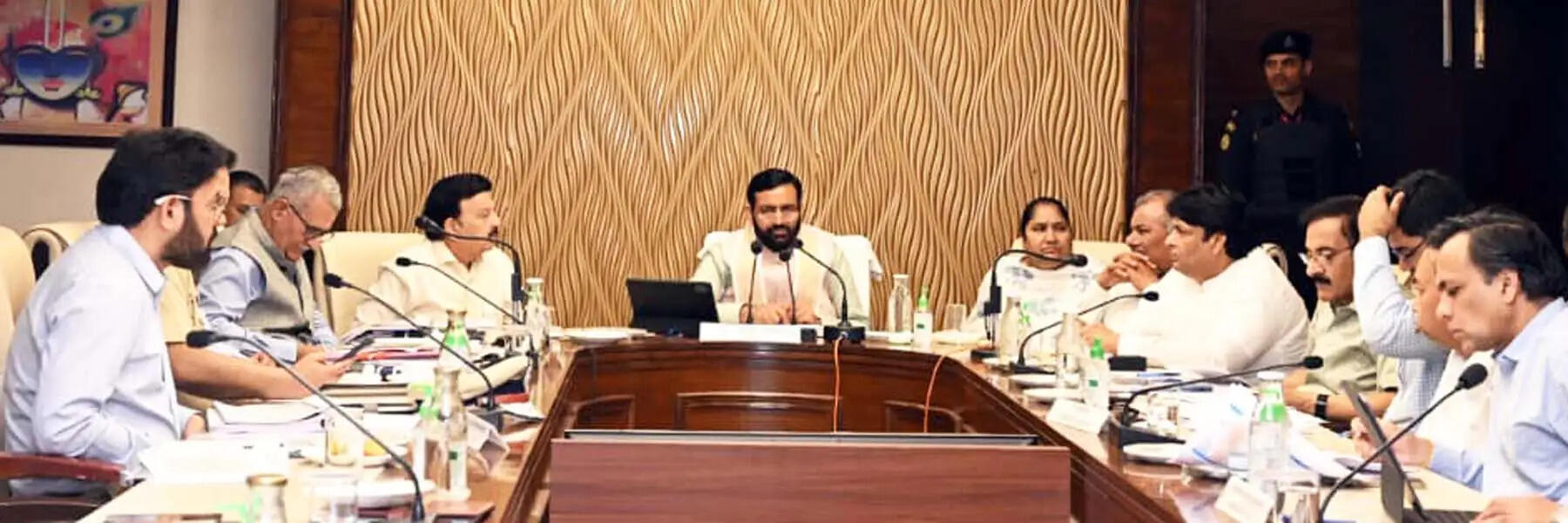 गुरुग्राम के दो क्षेत्रीय प्रदूषण अधिकारियों को सीएम ने निलंबित करने के दिए आदेश