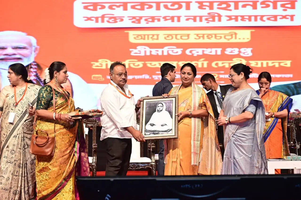 बंगाल के लोगों ने ममता को सत्ता से बाहर करने का मन बना लिया है : रेखा गुप्ता