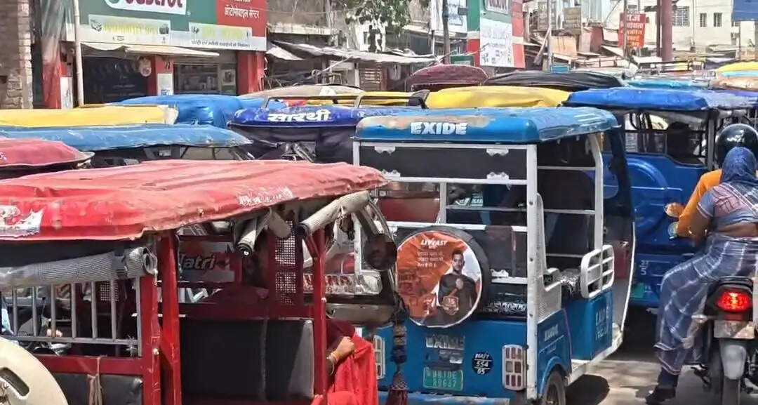 स्मार्ट सिटी में यातायात व्यवस्था बेपटरी, रोज़ाना लगता है जाम