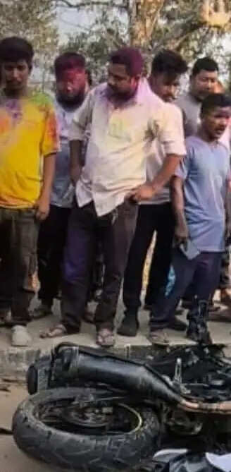 सड़क दुर्घटना में दो की मौत