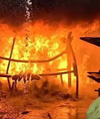 कोलकाता होटल अग्निकांड में बांग्लादेशी पत्रकार समेत परिवार के चार लोगों की मौत
