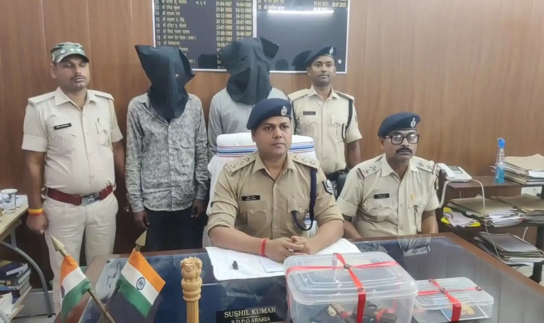 रानीगंज पुलिस ने कुख्यात रोबिन यादव को तीन हथियार के साथ किया गिरफ्तार
