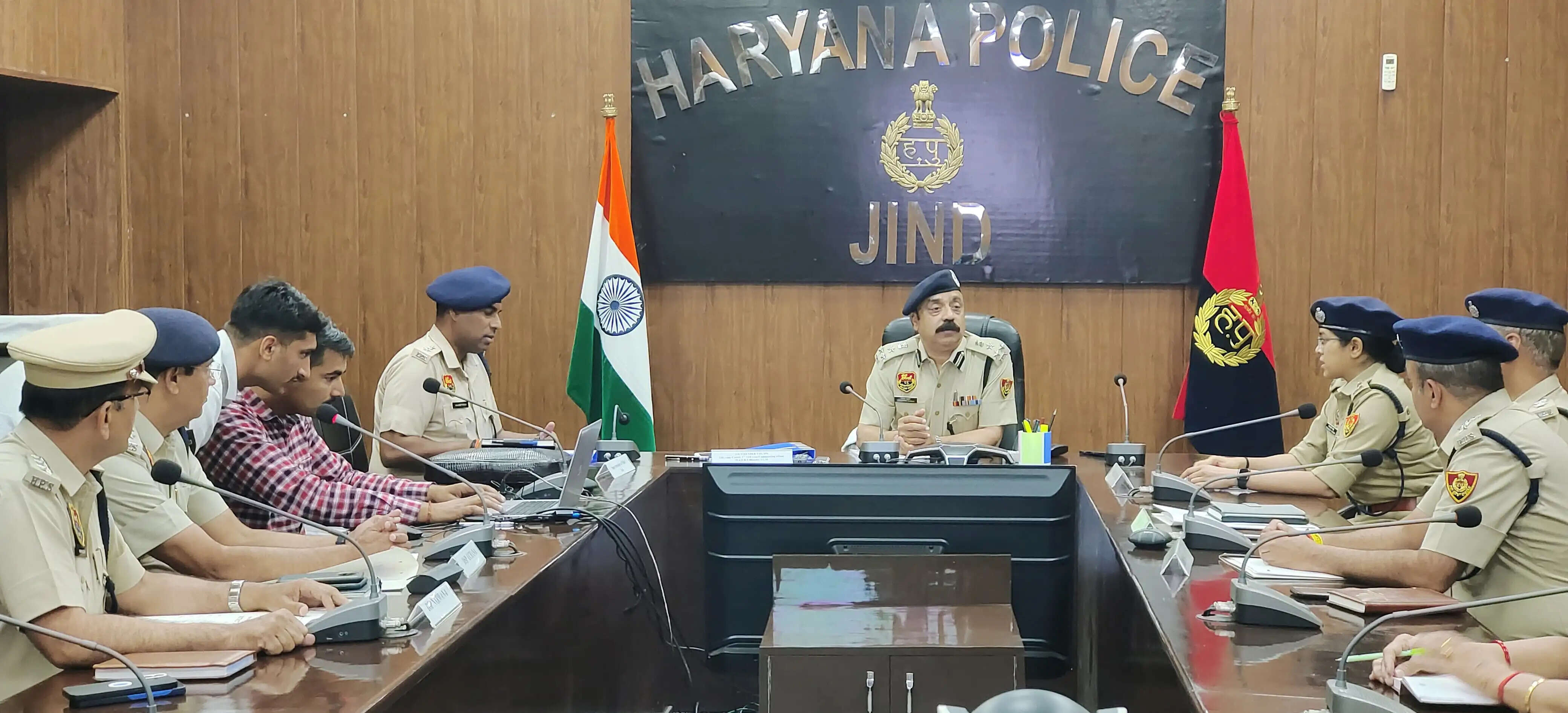 जींद : अपराध नियंत्रण के लिए आधुनिक तकनीकों का अधिकतम उपयोग करें : विरेंद्र विज