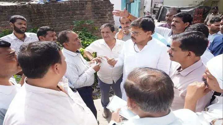 ग्वालियर में नाला निर्माण व सीवर लाइन का ऊर्जा मंत्री ने किया निरीक्षण
