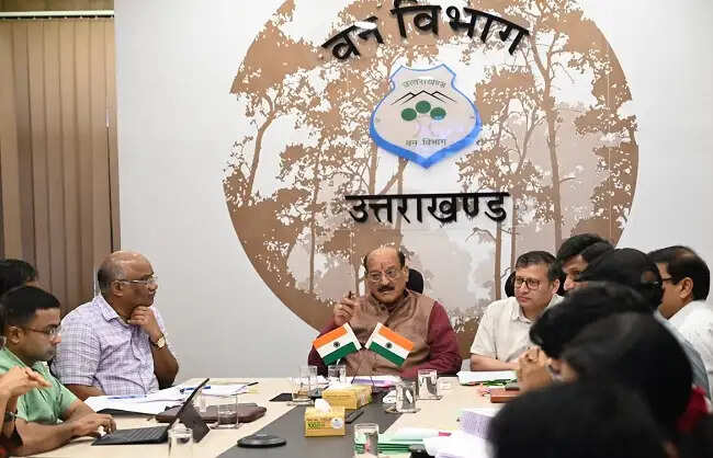 वन विभाग की योजनाओं का समयबद्ध और पारदर्शी क्रियान्वयन सुनिश्चित करें: सुबोध उनियाल