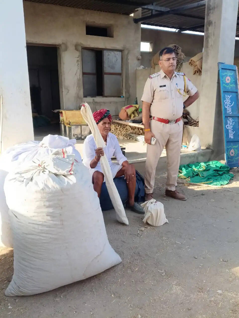 बाड़े से पकड़ा डेढ़ क्विंटल से ज्यादा डोडा चूरा, एक किलो से ज्यादा अफीम भी बरामद, कांग्रेस नेता के खिलाफ प्रकरण दर्ज