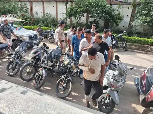नरसिंहपुर&nbsp;हाथीनाला केस में बड़ा खुलासा:&nbsp;सड़क हादसा नहीं, पांच युवकों की सुनियोजित हत्या,&nbsp;डॉक्टर समेत आठ गिरफ्तार