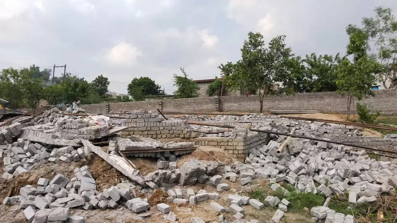 कोरबा : हनुमान मंदिर आईटीआई रामपुर के पास किए गए अतिक्रमण को कराया गया मुक्त