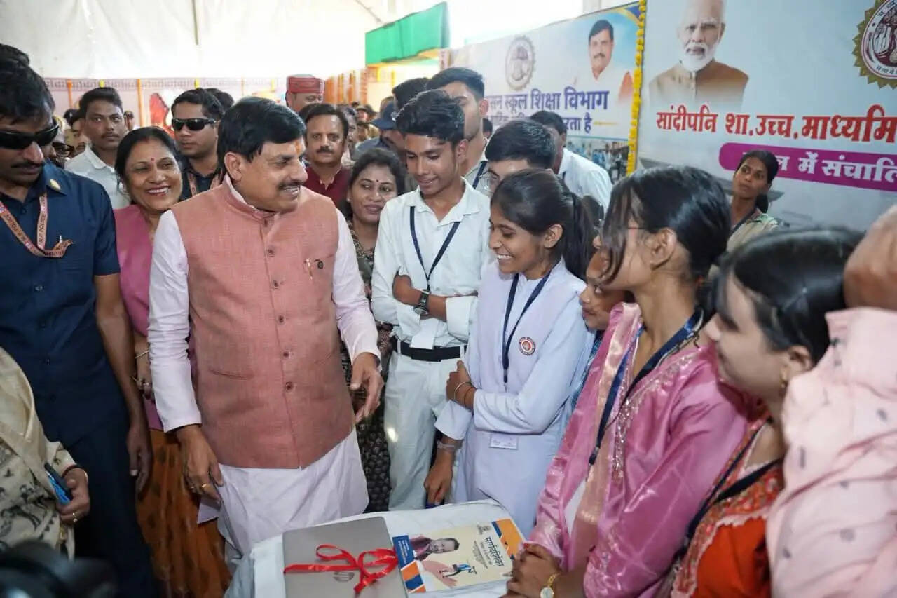 शहडोल: तेंदूपत्ता संग्रहण लाखों वनवासी परिवारों की आजीविका का माध्यम हैं- मुख्यमंत्री डॉ.मोहन यादव