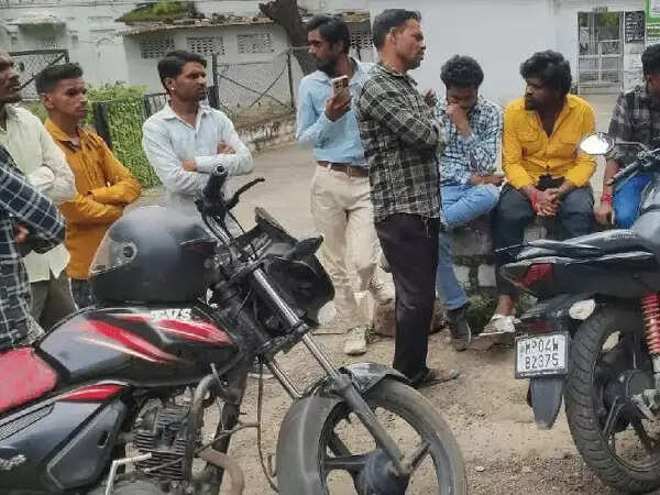 भोपाल:&nbsp;लव मैरिज के दो साल बाद नवविवाहिता की मौत, बिस्तर में आग लगने से गंभीर झुलसी थी महिला,&nbsp;पति पर हत्या का आरोप