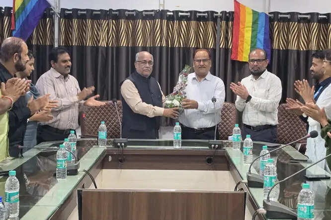 40 वर्षों की सेवा के बाद सहकारी बैंक के गनमैन अली हैदर हुए सेवानिवृत्त