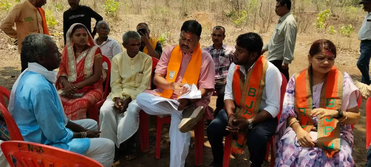 सरकार आपके विकास और अधिकारों के लिए प्रतिबद्ध है : विकास मरकाम