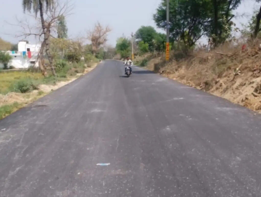 ग्रामीण क्षेत्रों में भी रोड कनेक्टिविटी को मजबूत कर रही योगी सरकार