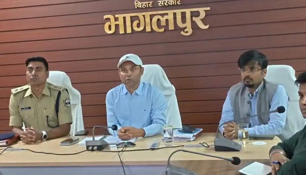 गंगा में शुरू हुई निःशुल्क नाव सेवा