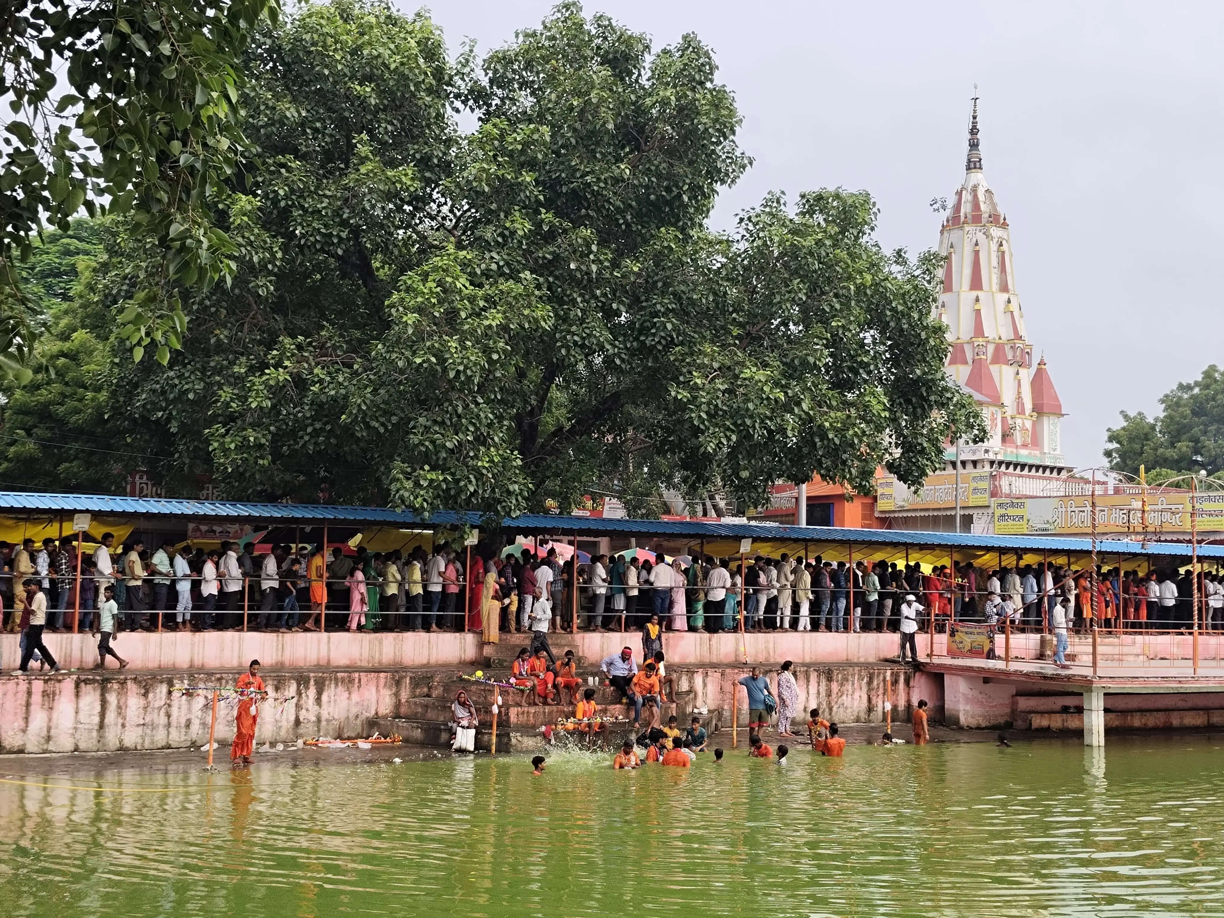 त्रिलोचन महादेव के दरबार में उमड़ा आस्था का सैलाब, हजाराें श्रद्धालुओं ने किए दर्शन