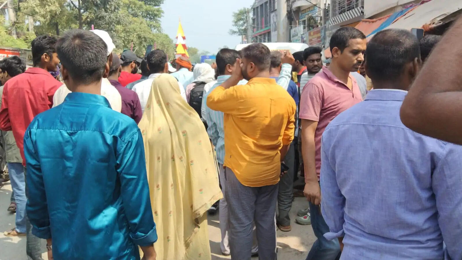मरीज की मौत के बाद शिव हॉस्पिटल में हंगामा, परिजनों ने सड़क जाम कर जताया आक्रोश